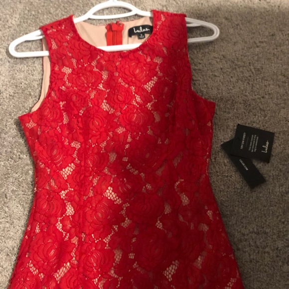 Lulu’s Red Lace - Picture 4 of 6